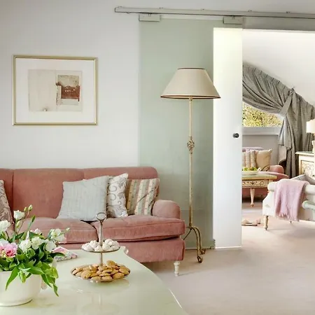 Oliwska Dolina Couette-café 5*