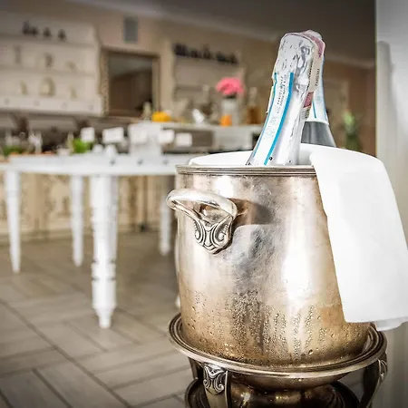 Couette-café Oliwska Dolina 5*