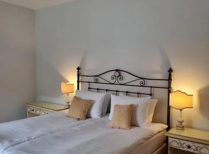 Bed and Breakfast Oliwska Dolina 5*