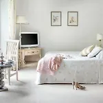Bed and Breakfast Oliwska Dolina 5*