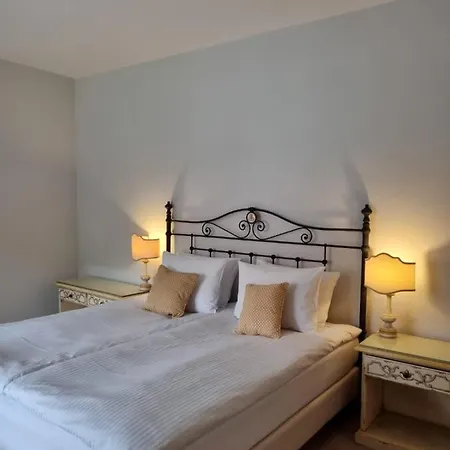 לינה וארוחת בוקר Oliwska Dolina 5*